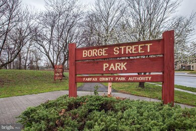 10202 Bushman Dr unit 213, Oakton, VA 22124 - photo 3