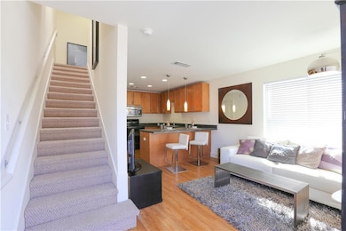 711 W 32nd St unit 109, Austin, TX 78705 - photo 2