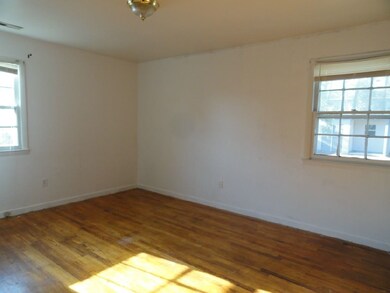 317 Lakewood Dr, Jacksonville, NC 28546 - photo 5