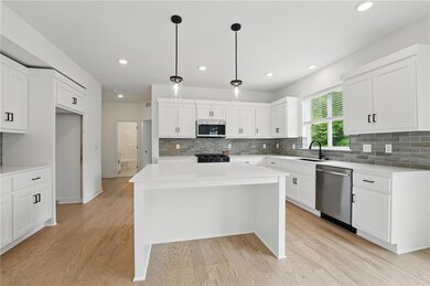 305 SW Amara Dr, Blue Springs, MO 64014 - photo 3