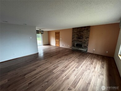 967 Edgecliff Dr, Langley, WA 98260 - photo 2