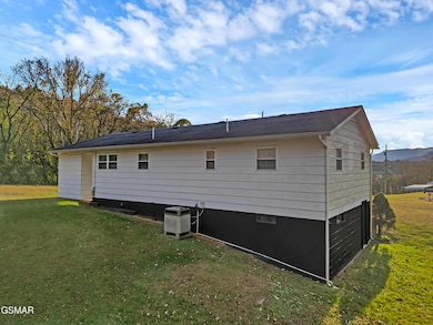 495 Carnation Way, Newport, TN 37821 - photo 7