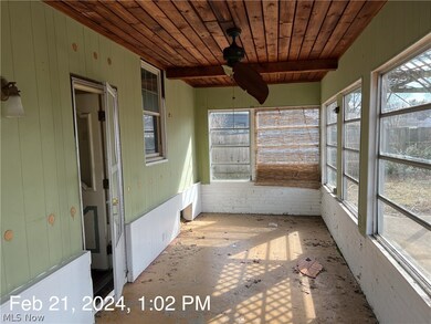 2446 E 37th St, Lorain, OH 44055 - photo 4