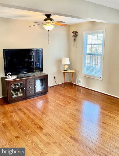 2319 Duke of Bedford Ct, Reston, VA 20191 - photo 5