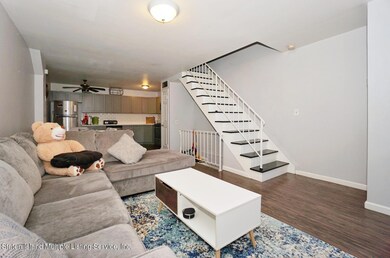 21 Long Pond Ln, Staten Island, NY 10304 - photo 3