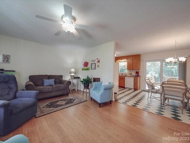 140 Hyde Ln, Statesville, NC 28625 - photo 3