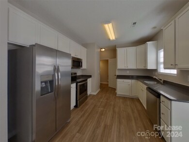 2118 Taras Trace Dr, Statesville, NC 28625 - photo 5