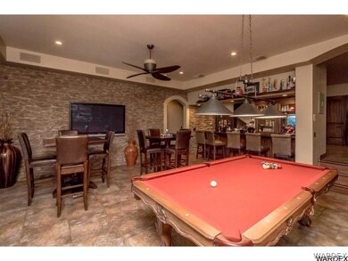 Budweiser Pool Table stays
