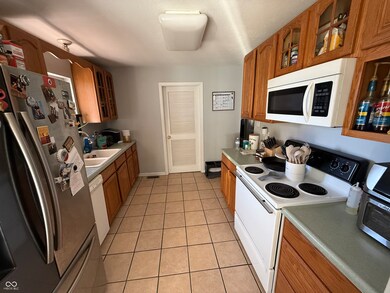 8667 N Ricks Dr E, Mc Cordsville, IN 46055 - photo 6