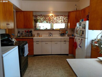 101 N Clark St, Canyon City, OR 97820 - photo 7