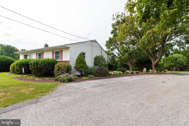 5872 Mineral Hill Rd, Sykesville, MD 21784 - photo 2