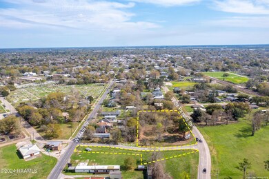 1030 W Saint Peter St, New Iberia, LA 70560 - photo 4