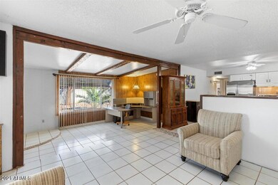 09-Family Room