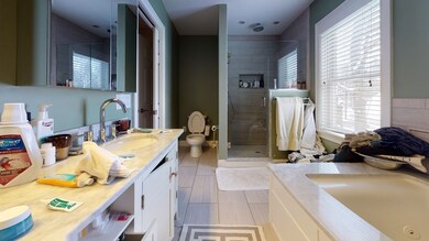 402 Parker St unit 402, Newton Center, MA 02459 - photo 4