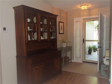Foyer with additional screen door added