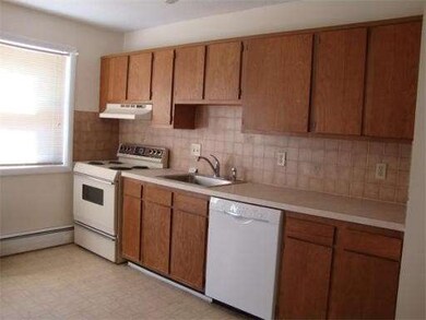 139 Litchfield Pines Dr unit B, Leominster, MA 01453 - photo 3