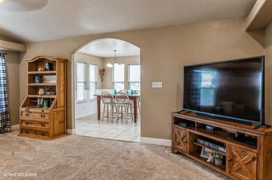 03_4425MarshalTrl_165_LivingRoom_LowRes