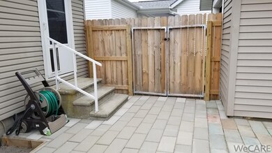 812 Murray St, Wapakoneta, OH 45895 - photo 4