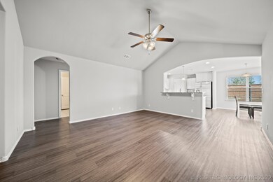 8797 S 256th East Place, Broken Arrow, OK 74014 - photo 2