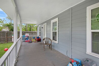 740 W Rittenhouse Rd, Houston, TX 77091 - photo 3