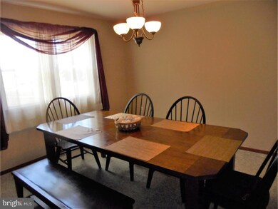 1517 King St, Reading, PA 19605 - photo 4