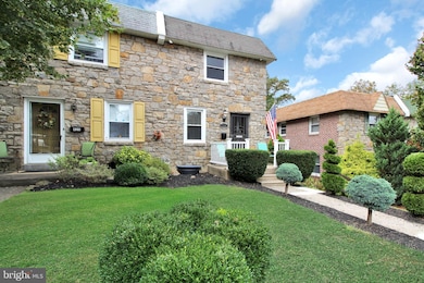 422 Alexander Ave, Drexel Hill, PA 19026 - photo 2