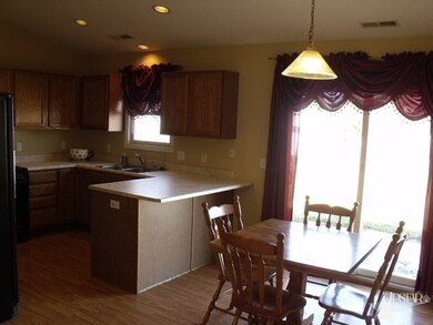 938 Wheatfield Ln, Churubusco, IN 46723 - photo 5