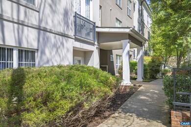 720 Walker Square unit 3D, Charlottesville, VA 22903 - photo 3