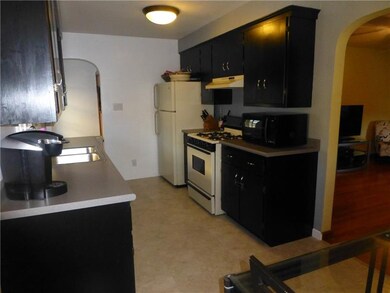Eat-in kitchen