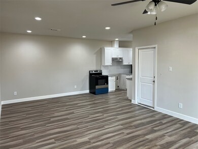 6006 Shady Timbers Dr unit A, Houston, TX 77016 - photo 5