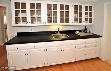 6528 Oakwood Dr, Falls Church, VA 22041 - photo 6