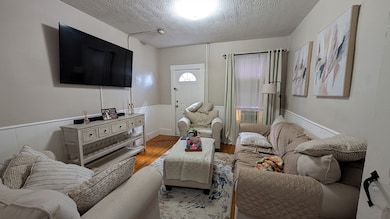 47 Benefit St, Worcester, MA 01610 - photo 4