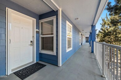 008-890SoutheastBayBoulevard-Newport-OR-