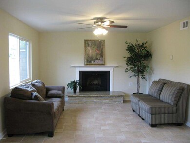 06- living room