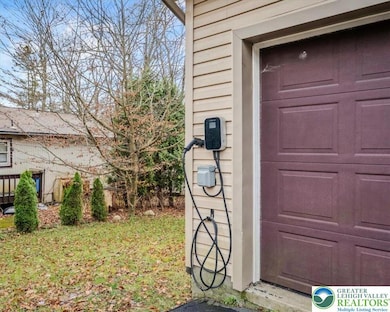 2127 Warwick Cir, Tobyhanna, PA 18466 - photo 2