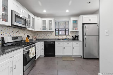 7042 Thatcher St unit Floor 1, Detroit, MI 48221 - photo 7