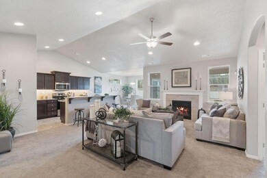 1561 NW Varnish Place unit 113, Redmond, OR 97756 - photo 2