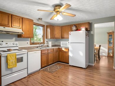 6707 Skywae Dr, Columbus, OH 43229 - photo 7