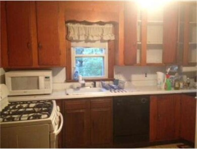 182 Lakeview Ave, Ludlow, MA 01056 - photo 4