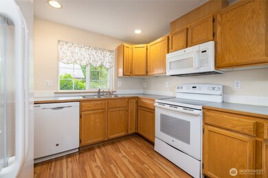 All appliances are included.