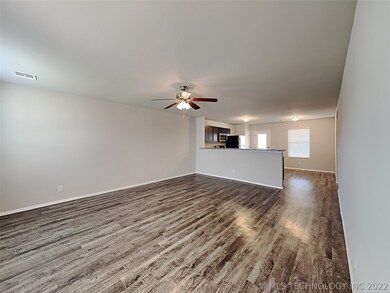 2914 E Pittsburg St, Broken Arrow, OK 74014 - photo 4