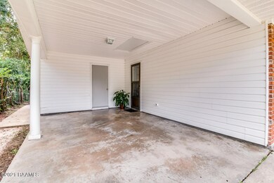 102 Maplewood Dr-16