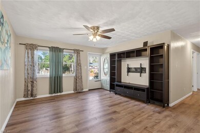 1741 Spar St, Chesapeake, VA 23321 - photo 4