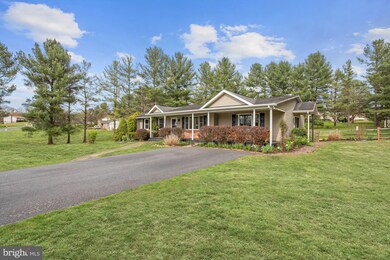 329 Kingston Cir, Sykesville, MD 21784 - photo 2