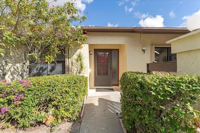 7 Bay Cedar Ct, Royal Palm Beach, FL 33411 - photo 4