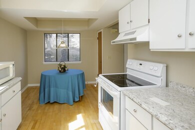 3876 greenleaf cir-107