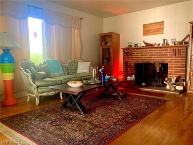 Original hardwood floors