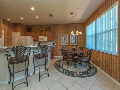 Breakfast Bar and Eat in Kitchen