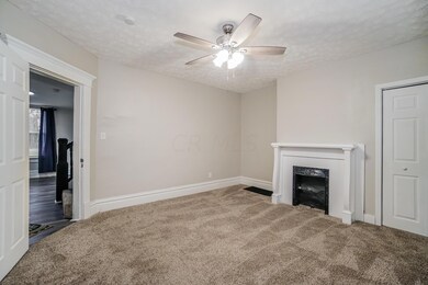 003-photo-living-room-9058575