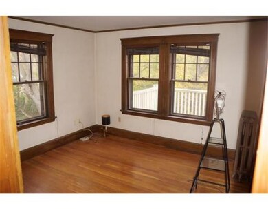 566 W Roxbury Pkwy, West Roxbury, MA 02132 - photo 7